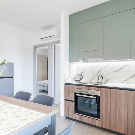 Caesar - Regarda Travel * לאזיסה