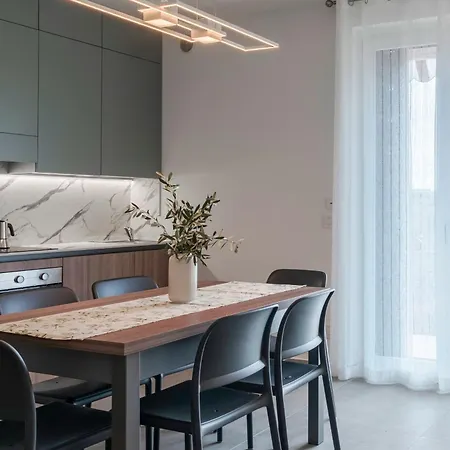 Caesar - Regarda Travel *