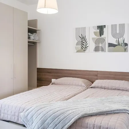 Caesar - Regarda Travel *